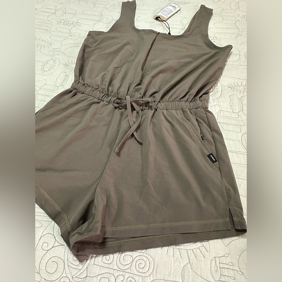 NEW Prana Railay Romper S Slate Green Relaxed Fit UPF 50+ - Picture 4 of 12
